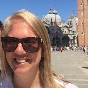 Meet your Posher, Alexandra